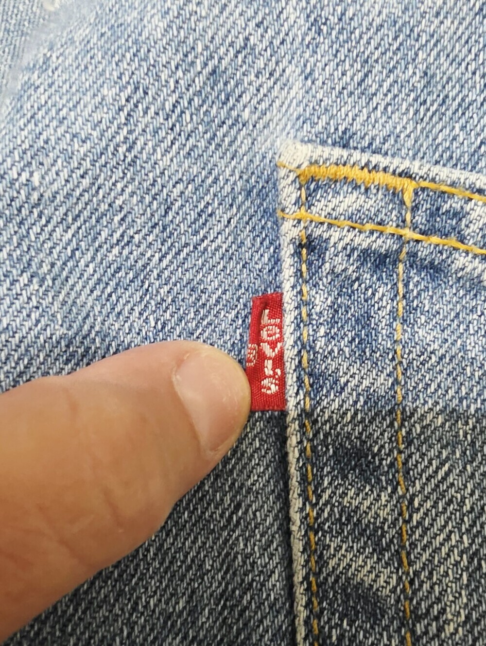 Levi’s 550 Jeans Men’s Size 42x30 Relaxed Fit Light Wash 100% Cotton Denim 90's - Picture 8 of 13